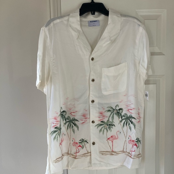 NWT Old Navy Short Sleeve Button Up Camp Pink Flamingo Palm Tree Beach Shirt Med - Picture 2 of 7